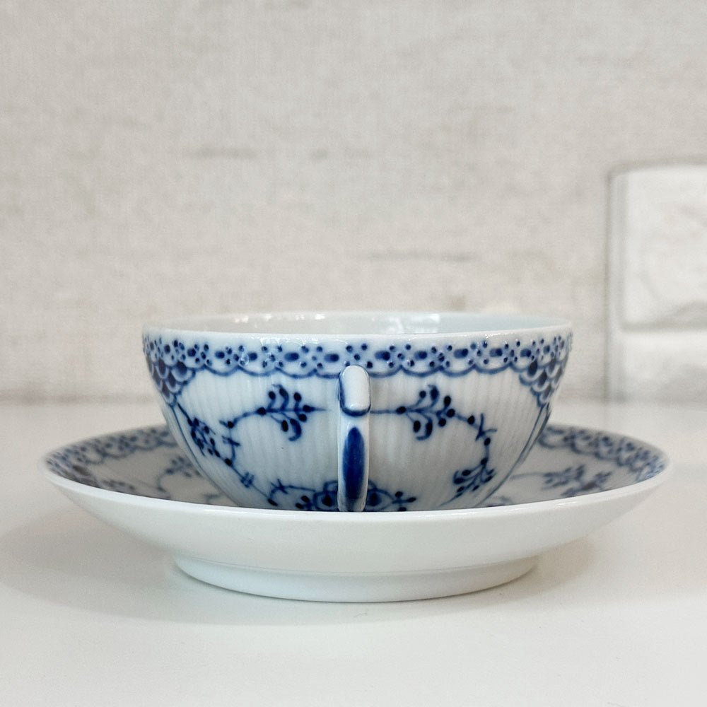 ロイヤルコペンハーゲン ROYAL COPENHAGEN ブルーフルーテッド ハーフレース ティーカップ＆ソーサー 北欧食器 E ◎