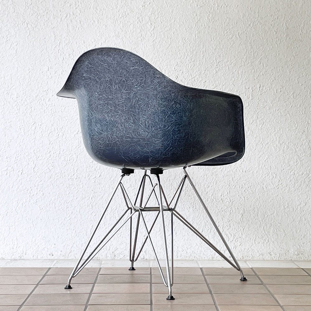 ハーマンミラー Herman Miller アームシェルチェア DAR 現行FRP製 ネイビーブルー エッフェルベース C&R イームズ ミッドセンチュリー ◇