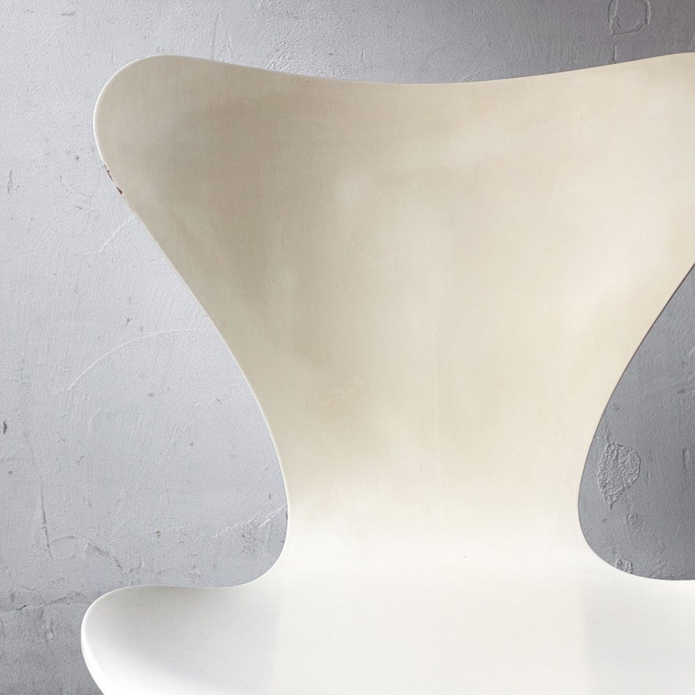 フリッツハンセン Fritz Hansen 3107 セブンチェア ホワイト ラッカー仕上げ スタッキング アルネ・ヤコブセン デンマーク 北欧家具 B ★