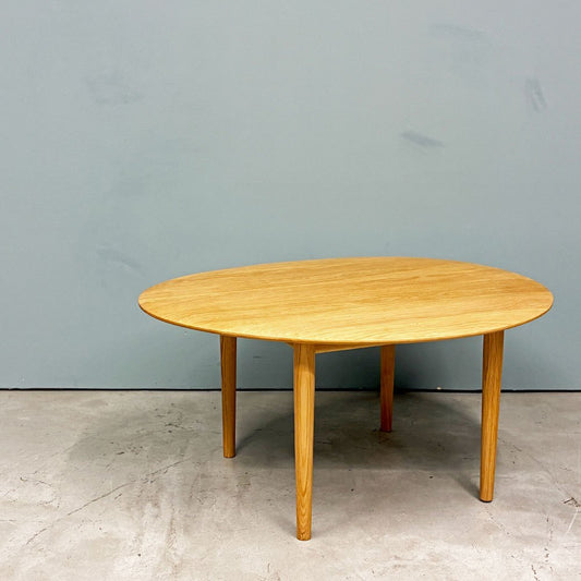 ナチュラルデザイン コーヒーテーブル オーク材 無垢材 リビングテーブル W67cm D80cm 北欧スタイル ◎