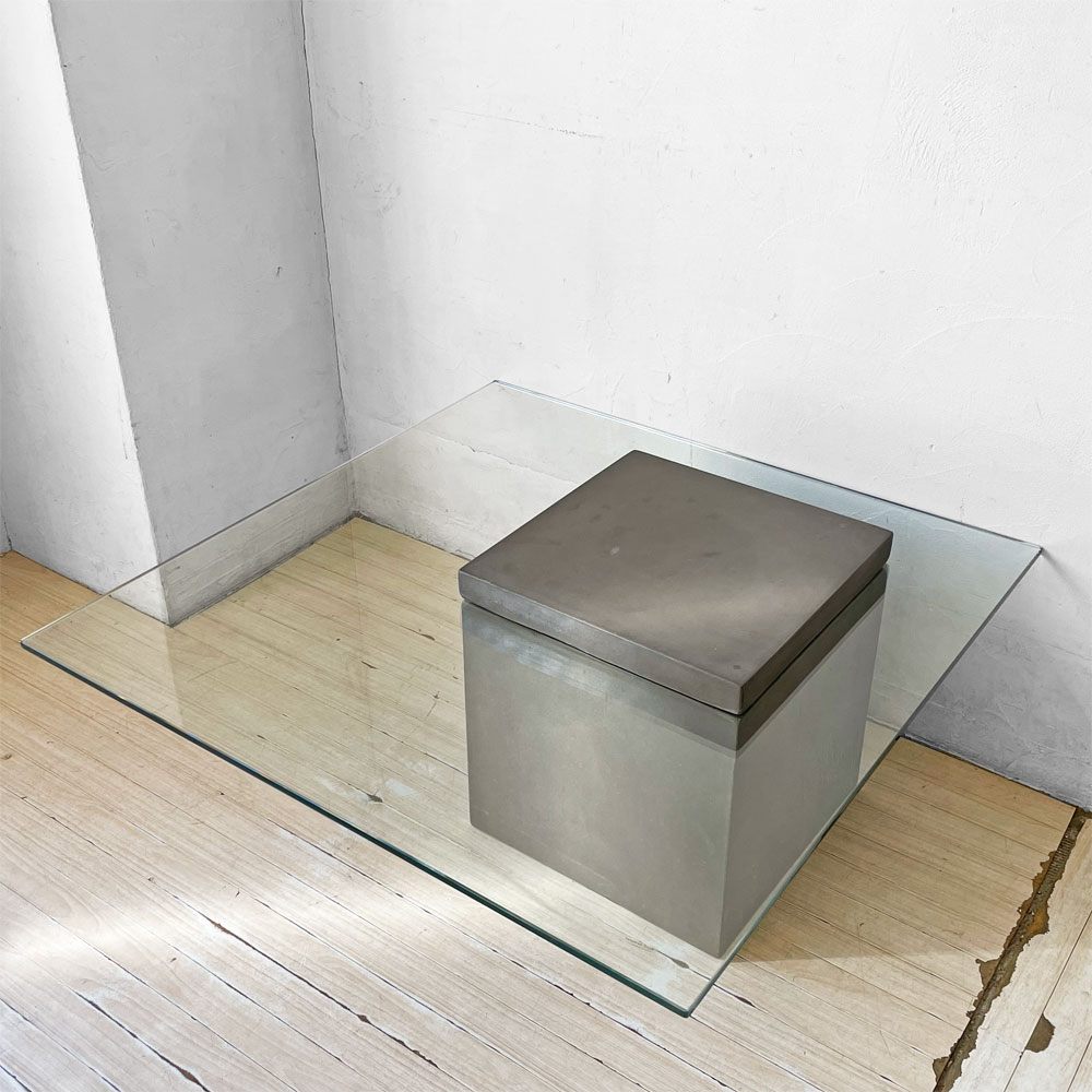 モーダエンカーサ moda en casa フライングテーブル FLYING TABLE コンクリートベース ガラス ローテーブル 定価 ￥74,800- ★