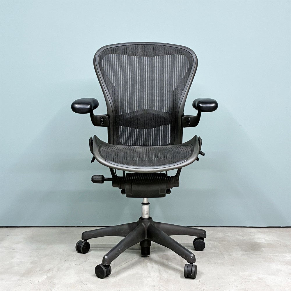 ハーマンミラー Herman Miller アーロンチェア Bサイズ フル装備 ランバーサポート グラファイトベース ビル・スタンフ＆ドン・チャドウィック 現状品 ◎