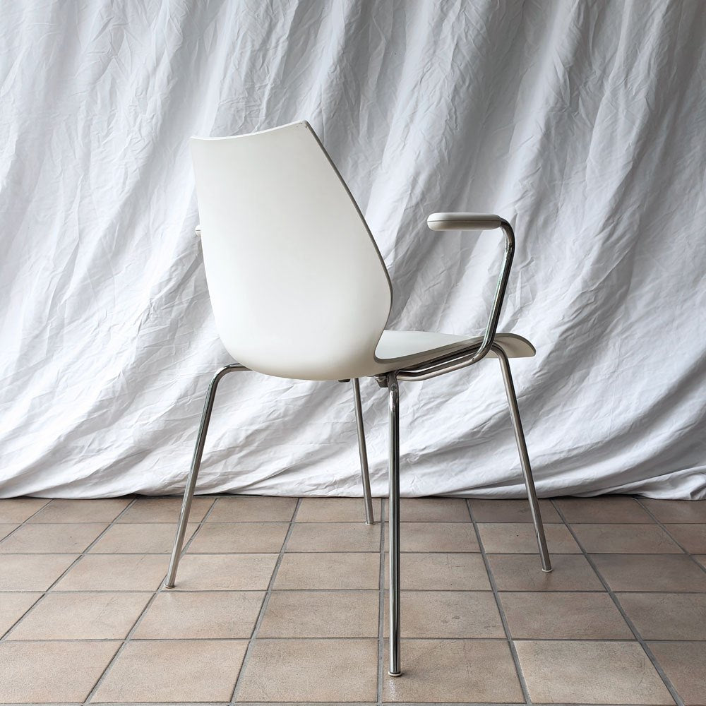 カルテル Kartell マウイチェア Maui アームチェア ホワイト系カラー ヴィコ・マジストレッティ スタッキングチェア イタリア ◇