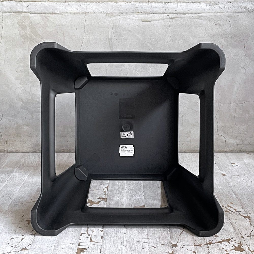 ヴィトラ vitra チャップ Chap コンスタンチン・グルチッチ スタッキングスツール サイドテーブル フットレスト ディープブラック スイス ♪