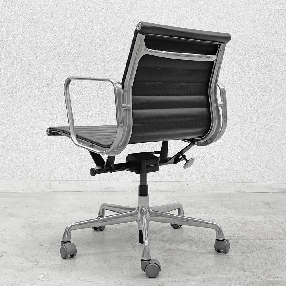 ハーマンミラー Herman Miller イームズアルミナムグループチェア マネージメントチェア アルミバフベース ガス圧昇降仕様 5本脚 キャスタータイプ 本革 イームズ 〓