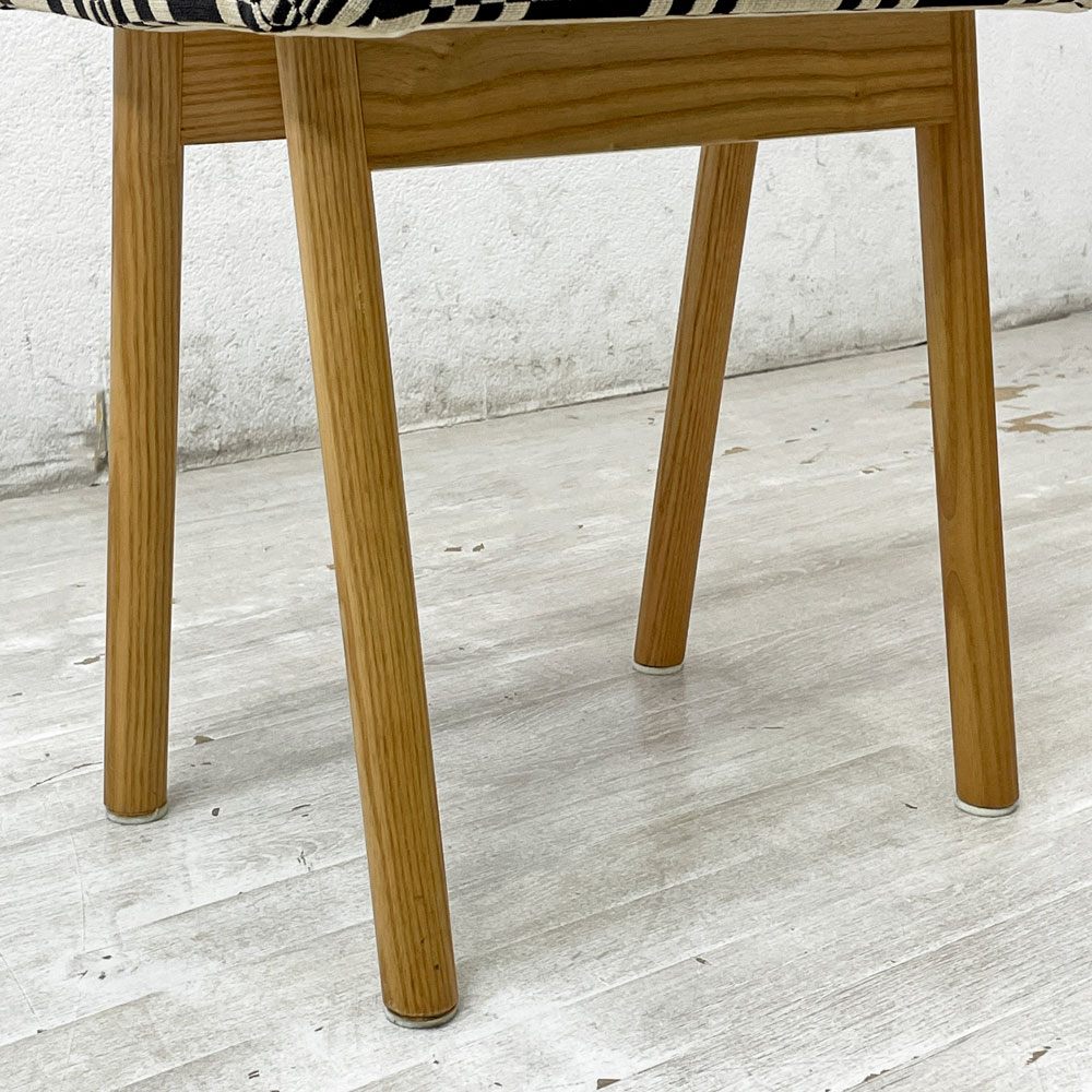 イデー IDEE ハリコットスツール HARICOT STOOL ホワイトアッシュ無垢材 ファブリック ヨハンナ・グリクセン ドリス ブラック 数量限定 廃番 北欧スタイル ●