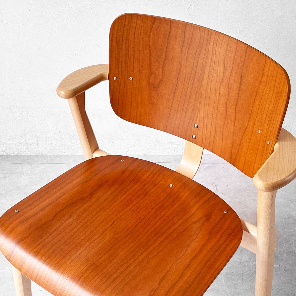 アルテック artek ドムスチェア Domus Chair ダイニングチェア チェリー材 × バーチ材 2023年数量限定 板座 イルマリ・タピオヴァーラ 美品 ★