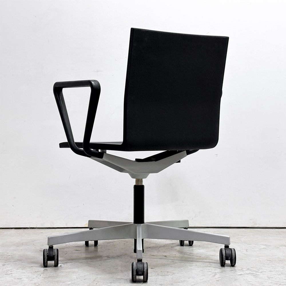 ヴィトラ vitra ゼロフォー 04. スタジオチェア アームチェア ブラック マールテン・ヴァン・セーヴェレン 昇降機能 デスクチェア B ●