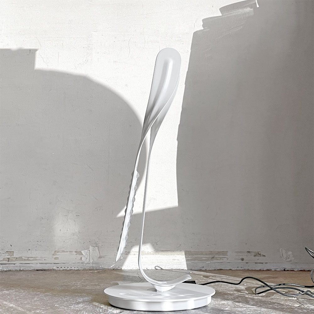 ハーマンミラー Herman Miller リーフライト Leaf light ホワイト テーブルライト パーソナルライト デスクライト 卓上照明 調光機能付き イヴ・ベアール ■