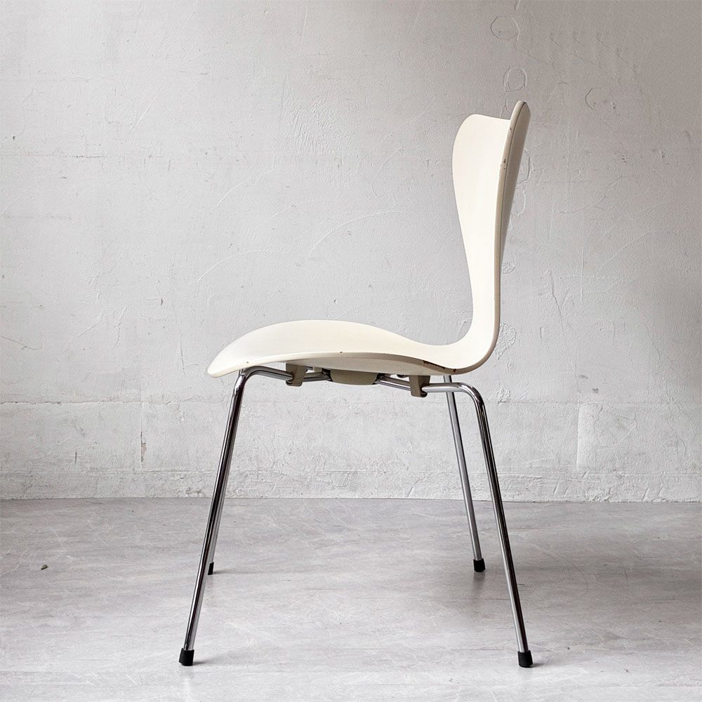 フリッツハンセン Fritz Hansen 3107 セブンチェア ホワイト ラッカー仕上げ スタッキング アルネ・ヤコブセン デンマーク 北欧家具 A ★