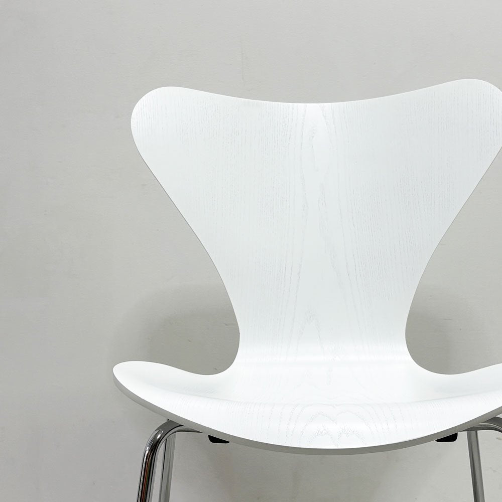 フリッツハンセン Fritz Hansen 3107 セブンチェア カラードアッシュ ホワイト スタッキング アルネ・ヤコブセン デンマーク 北欧家具 ●