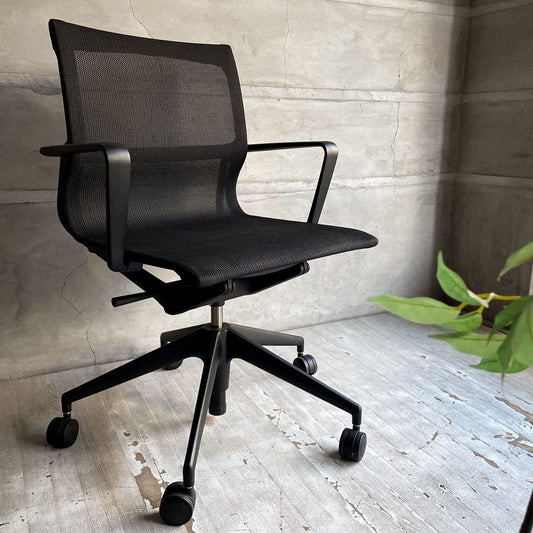 ヴィトラ Vitra フィジックス Physix デスクチェア オフィスチェア ブラック アルベルト・メダ キャスターベース 昇降機能 リクライニング 参考定価 ¥144,100-  ♪