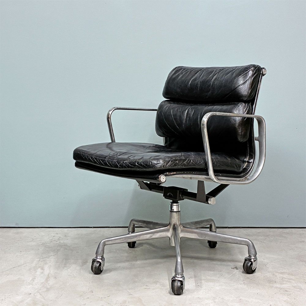 ハーマンミラー Herman Miller ソフトパッドグループ マネジメントチェア ローバック キャスター 5本脚 レザー ブラック イームズ ミッドセンチュリー ◎