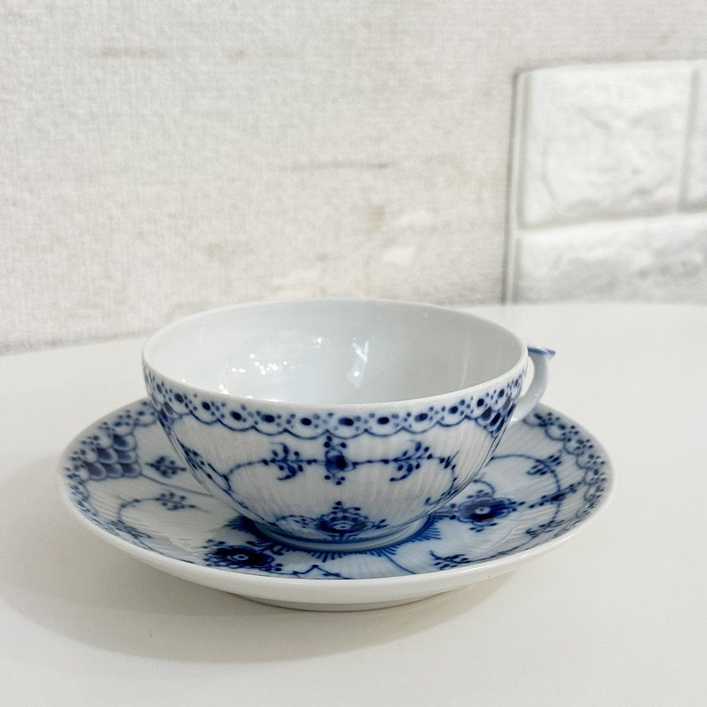 ロイヤルコペンハーゲン ROYAL COPENHAGEN ブルーフルーテッド ハーフレース ティーカップ＆ソーサー 北欧食器 Ｄ ◎