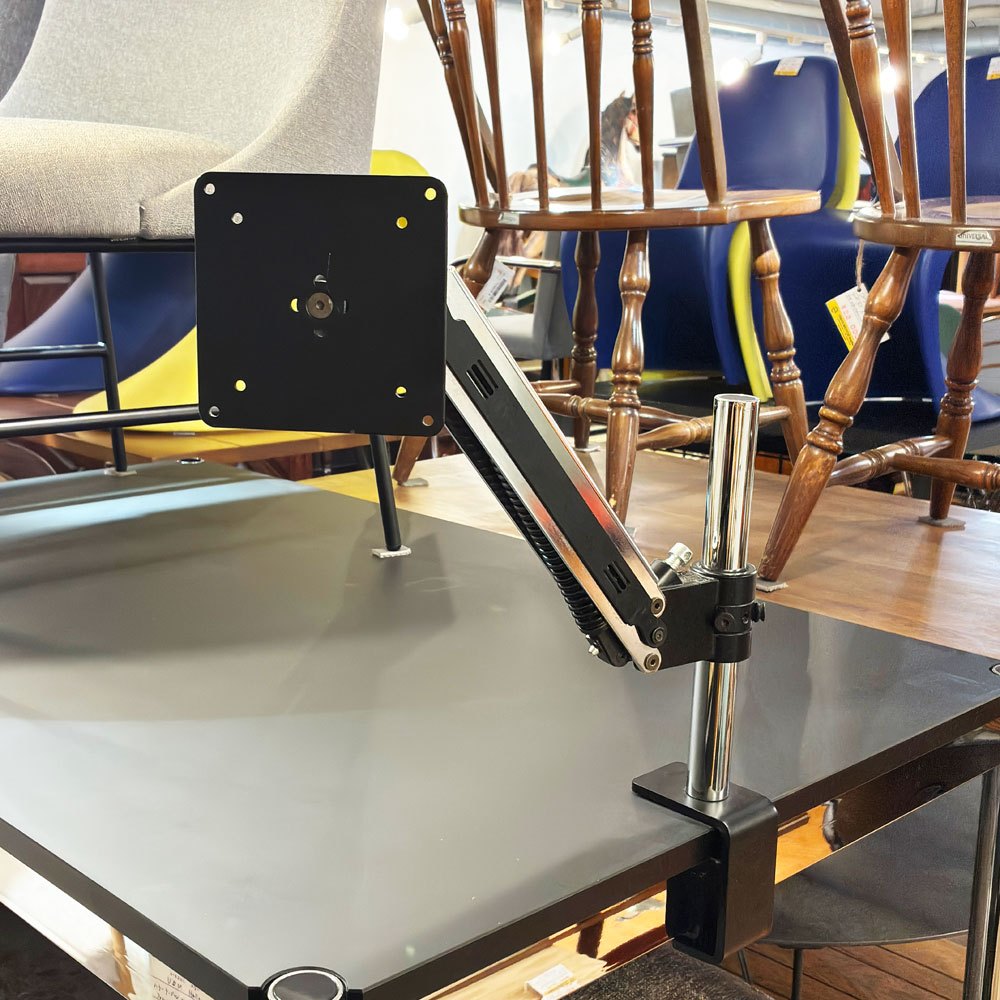 USMハラー USM Haller モジュラーファニチャー ハラーテーブル専用フラットスクリーンスウィングモニターアーム VESA規格 クランプ式 オフィス家具 スイス ●