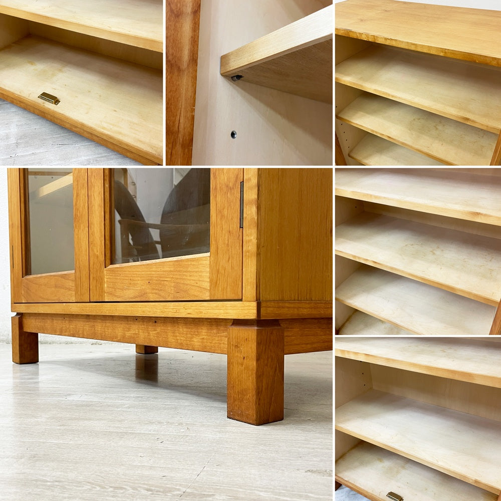 イクスス ikususu FURNITURE ガラスキャビネット 飾り棚 本棚 アルダー材 ナチュラルモダン 廃番 ●