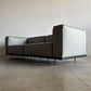 コンプレックスユニバーサルファニチャーサプライ COMPLEX UNIVERSAL FURNITURE SUPPLY ヒース トゥー シート Heath Two Seat 3p ソファ 参考価格 約101万円の品 〓