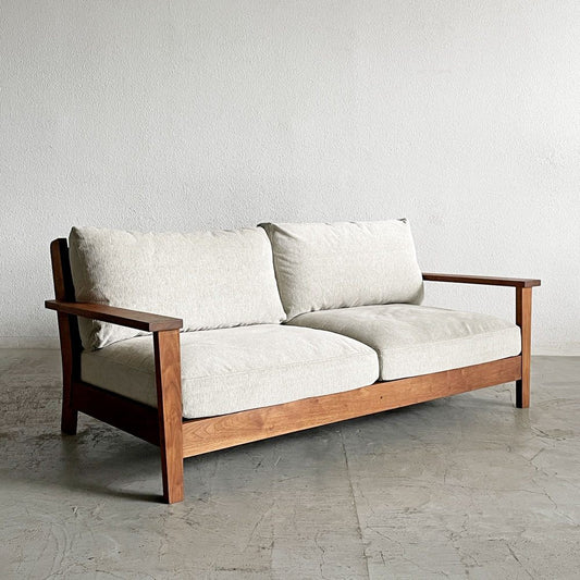 マスターウォール MASTERWAL コモンルーツ COMMON ROOTS ピッキオ ピーエスワン Picchio PS1 2Pソファ 2人掛け ウォールナット無垢材 ファブリック カバーリング アカセ木工 展示品 〓