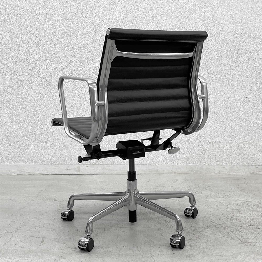 ハーマンミラー Herman Miller イームズアルミナムグループチェア マネージメントチェア アルミバフベース ガス圧昇降 5本脚 キャスター 本革 〓