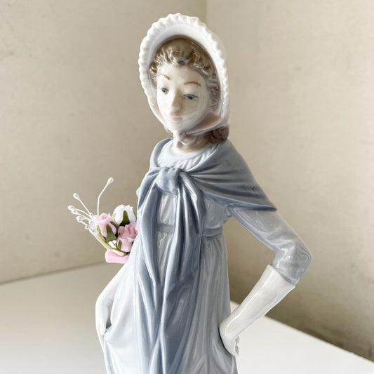 リヤドロ LLADRO ナオ NAO 帽子を被った女性 フィギュリン H31cm 陶器人形 ポーセリンアート 置物 スペイン ◎