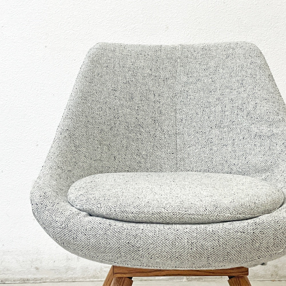 モモナチュラル Momo Natural モールドラウンドチェア MOLD ROUND M-ROUND CHAIR EM ダイニングチェア 回転式 オーク材 カバーリング仕様 定価￥49,000- ●