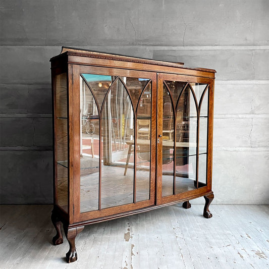 UKビンテージ UK Vintage オーク材 ガラスキャビネット ディスプレイケース 本棚 食器棚 ポインテッドアーチ クロウ＆ボール 英国家具 ロイズアンティークス取扱 ♪