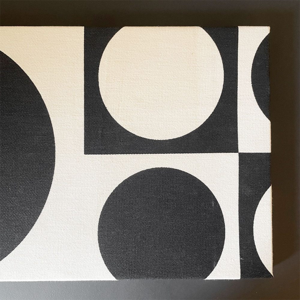 イノベーション INNOVATION ジオメトリ Geometri ファブリックパネル ホワイト＆ブラック 36.5×26cm ヴェルナー・パントン Verner Panton スペースエイジ A ◎