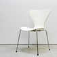 フリッツハンセン Fritz Hansen 3107 セブンチェア ホワイト ラッカー仕上げ スタッキング アルネ・ヤコブセン デンマーク 北欧家具 B ●