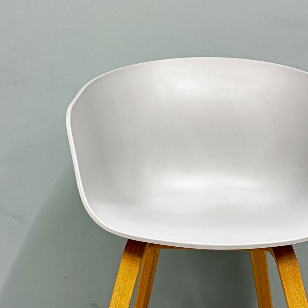 ヘイ HAY アバウト ア チェア ABOUT A CHAIR AAC22 アームチェア ダイニングチェア コンクリートグレー ヒー・ウェリング 北欧モダン デンマーク 定価￥59,400- ◎