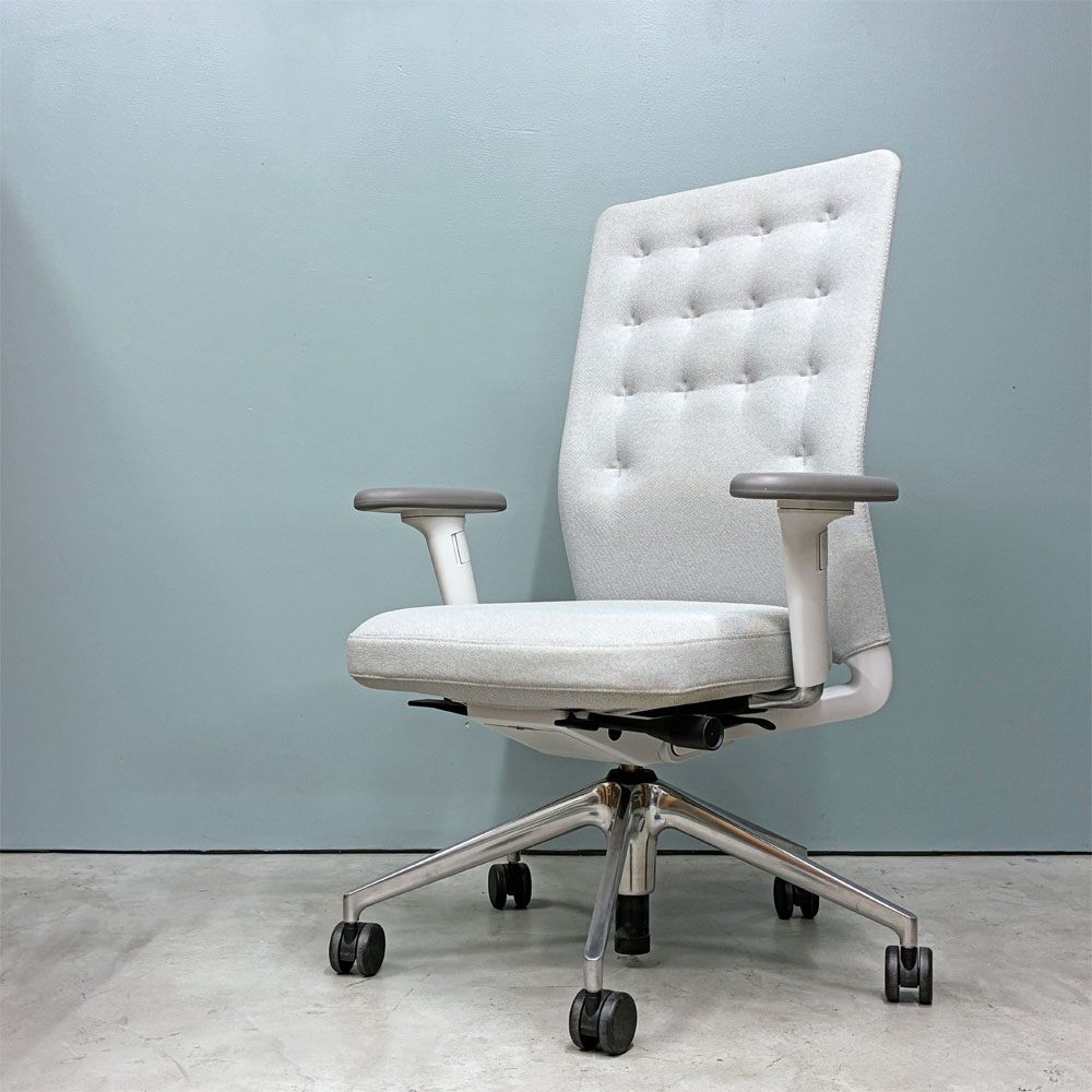 ヴィトラ vitra IDトリム ID Trim オフィスチェア デスクチェア ファブリックシート ライトグレー系 ハイバック 2Dアームレスト アントニオ・チッテリオ 参考定価￥209,000- ◎