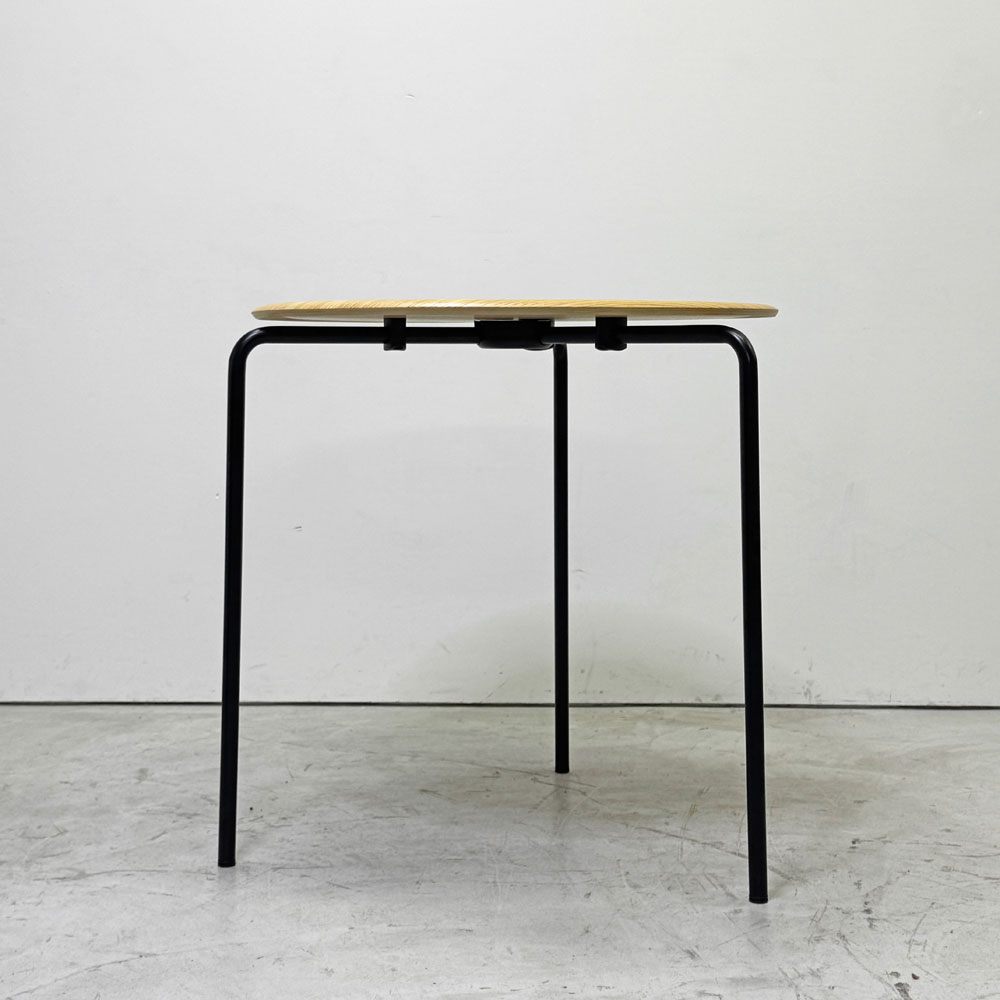 エンゲルブレヒト Engelbrechts ケヴィ KEVI 2010 ダイニングテーブル オーク材 プライウッド カフェテーブル 70cm 3本脚 ヨルゲン・ラスムッセン デンマーク 未使用品 B ●