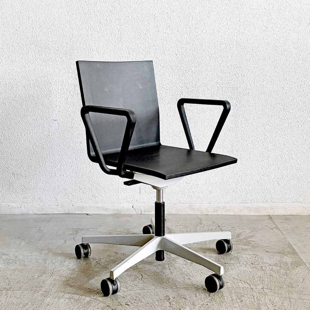 ヴィトラ vitra ゼロフォー .04 スタジオチェア オフィスチェア アームレスト付 ブラック 昇降機能 マールテン・ヴァン・セーヴェレン Maarten Van Severen 定価￥202,400- A 〓