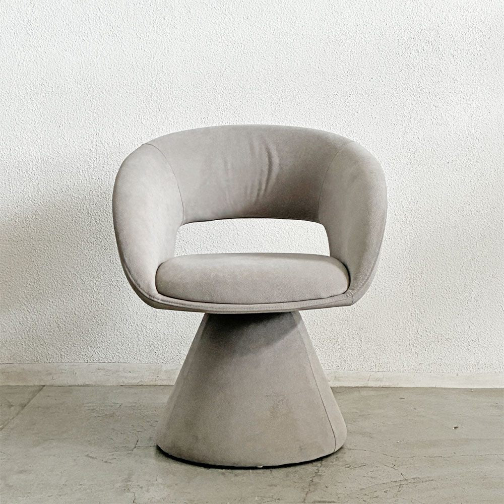 モーダエンカーサ moda en casa エアロチェア AERO chair ダイニングチェア 回転式 elephant 参考定価￥41,800- A 〓