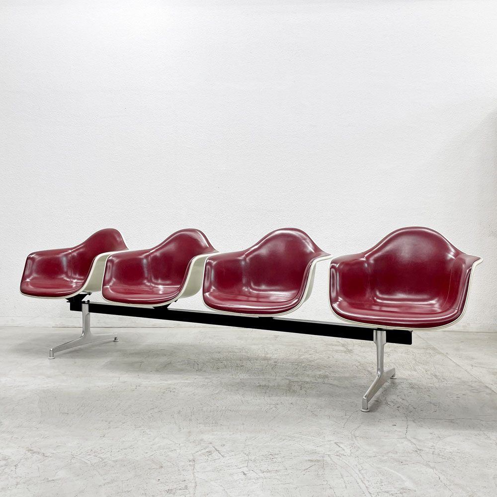 ハーマンミラー Herman Miller ビンテージ エアポートベンチ タンデムシート 4連 アームシェル用ベース イームズ 〓