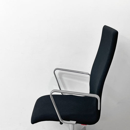 フリッツハンセン Fritz Hansen オックスフォード OXFORD チェア アームチェア ハイバック キャスター 昇降機能 ブラック アルネ・ヤコブセン 2008年製 ●