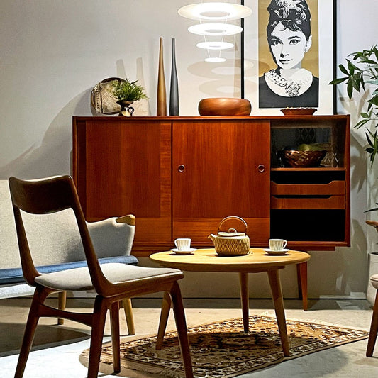 デンマークビンテージ Danish Vintage チーク材 キャビネット サイドボード 3ドア 2ドロワー レッグ脱着可能 北欧家具 ●