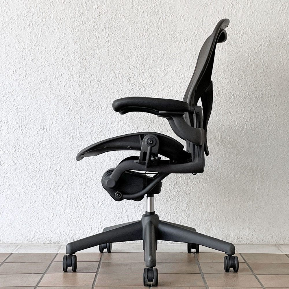 ハーマンミラー Herman Miller アーロンチェア スタンダード Bサイズ ポスチャーフィット グラファイトベース デスクチェア ビル・スタンフ＆ドン・チャドウィック ◇