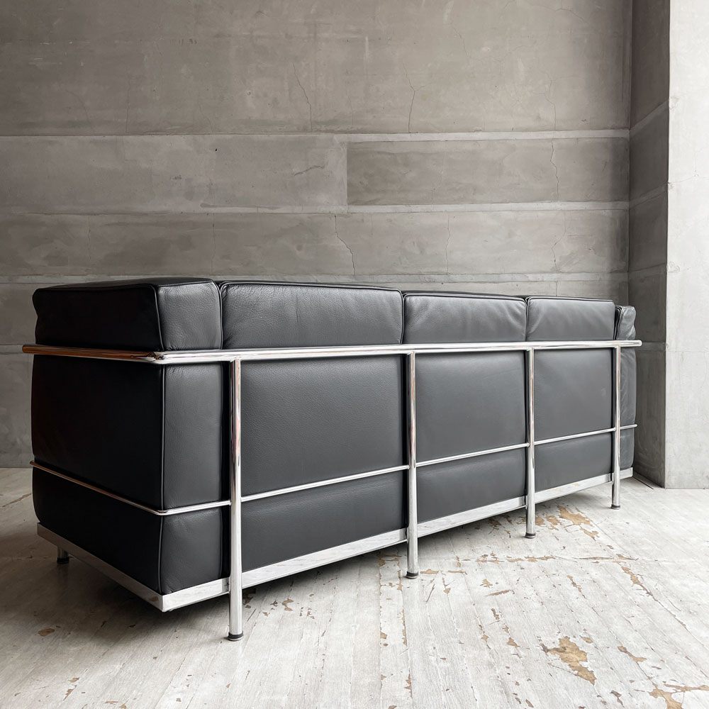 ル・コルビュジェ LE CORBUSIER LC2 ソファ 3シーター ソファ リプロダクト品 本革 モダンデザイン IDC大塚取扱い 名作 現状品 ♪