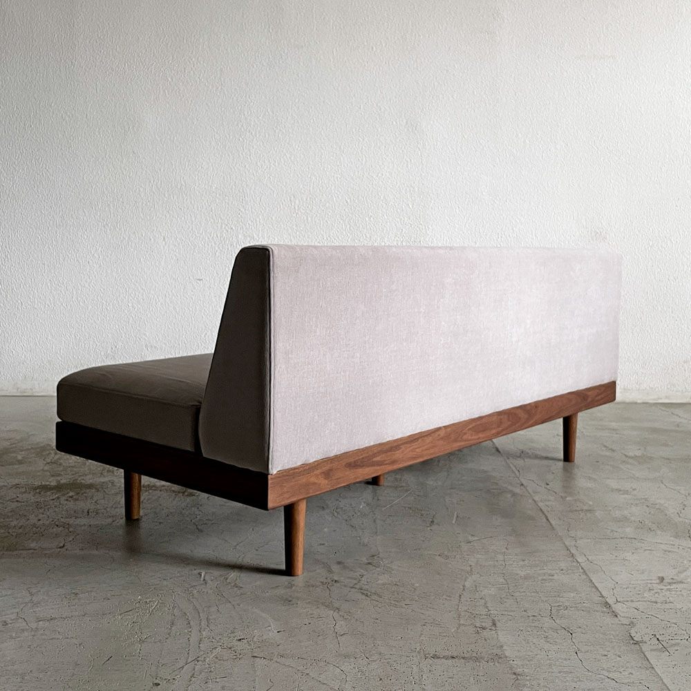 マスターウォール MASTERWAL チルソファ CHILL SOFA 2Pソファ アームレス ファブリック ウォールナット無垢材 展示品 定価￥220,000- 〓