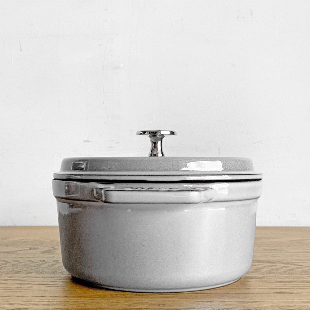 ストウブ Staub ピコ ココット ラウンド 両手鍋 ホーロー鍋 グレー 18cm フランス製 箱付き 美品 ■