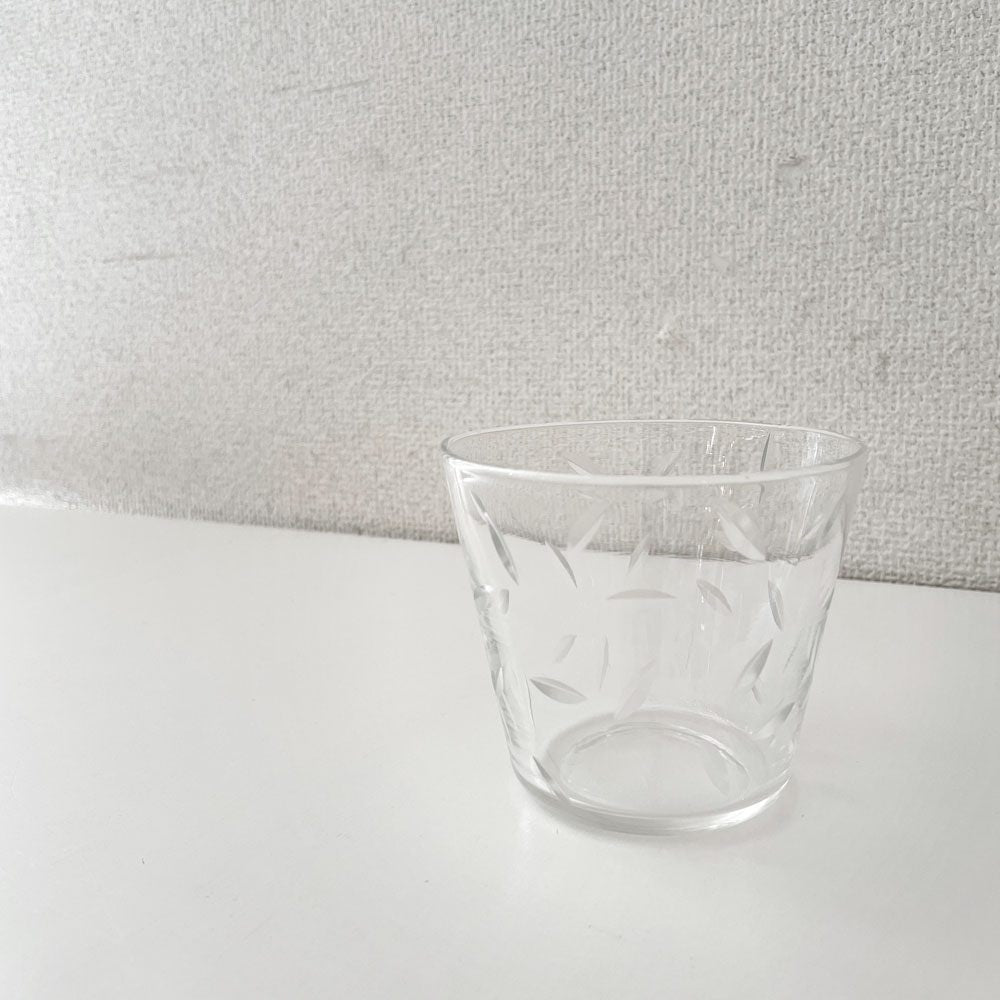 辻和美 Kazumi Tsuji めんちょこ小 ハッパ カットガラス ガラスカップ Φ9×7.5cm ファクトリーズーマー factory zoomer 現代作家 A ◎