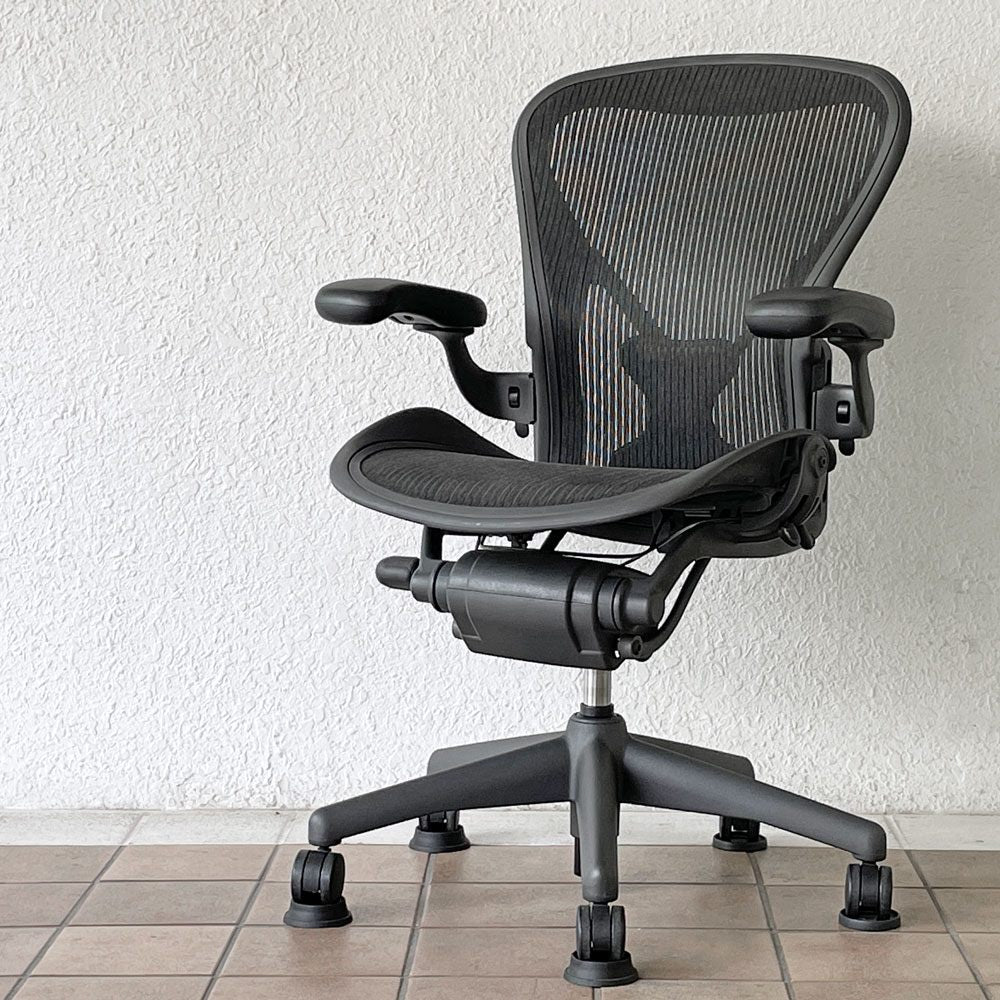 ハーマンミラー Herman Miller アーロンチェア Bサイズ ポスチャーフィット フル装備 グラファイト ビル・スタンフ＆ドン・チャドウィック ◇