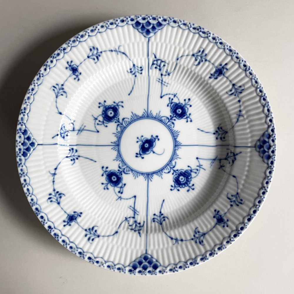 ロイヤルコペンハーゲン ROYAL COPENHAGEN ブルーフルーテッド ハーフレース ディーププレート 25.5cm 深皿 丸皿 陶器 北欧食器 廃番 美品 A ♪