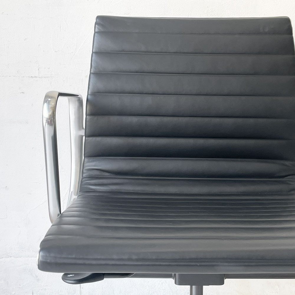 ハーマンミラー Herman Miller アルミナムグループ マネジメントチェア 本革 5本脚 C&Rイームズ ミッドセンチュリー ガス圧昇降 リクライニング ★
