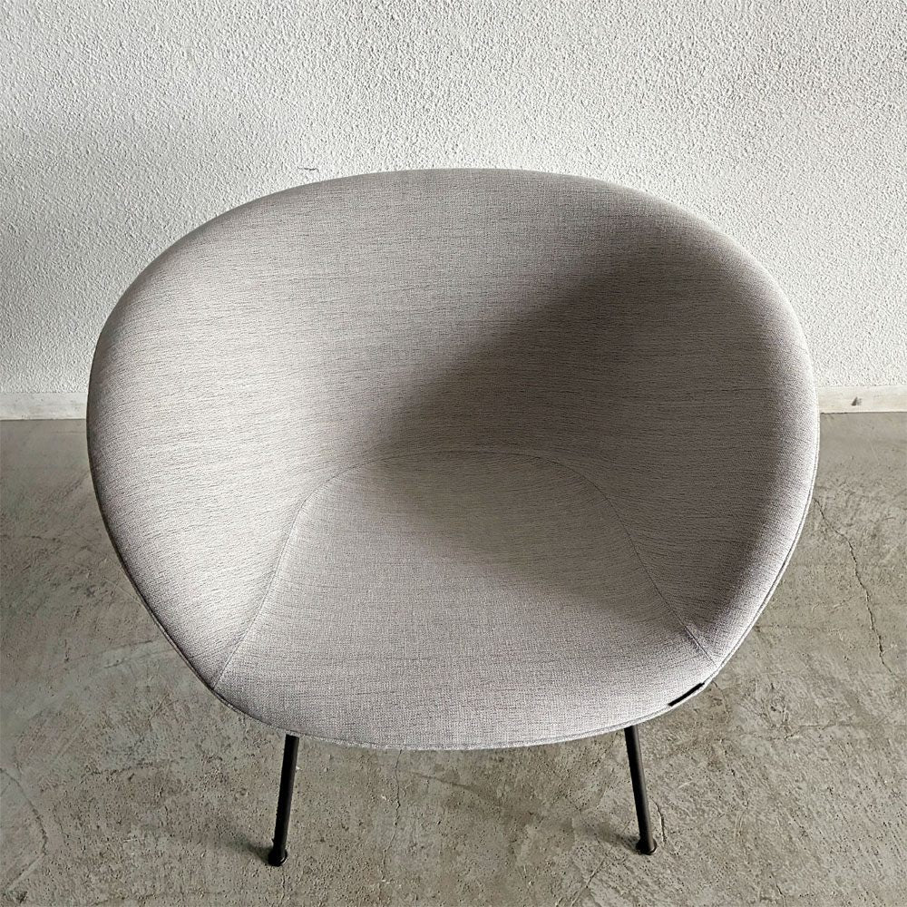 フリッツハンセン Fritz Hansen ポットチェア 3318 POT ラウンジチェア ファブリック クリスチャンハウン ベージュ ブラウンブロンズレッグ アルネ・ヤコブセン デンマーク 定価￥297,880- 展示品 〓