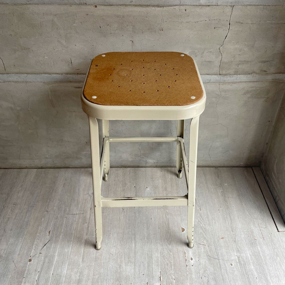 リオン LYON ファクトリー スツール FACTORY STOOL Lサイズ Putty White プレスウッドシート P.F.S取り扱い B ♪