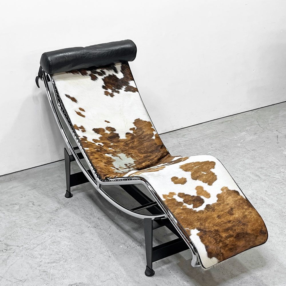 カッシーナ Cassina LC4 シェーズロング 長椅子 ハラコ 毛皮 レザークッション 本革 ル・コルビュジエ MoMA 名作椅子 ●
