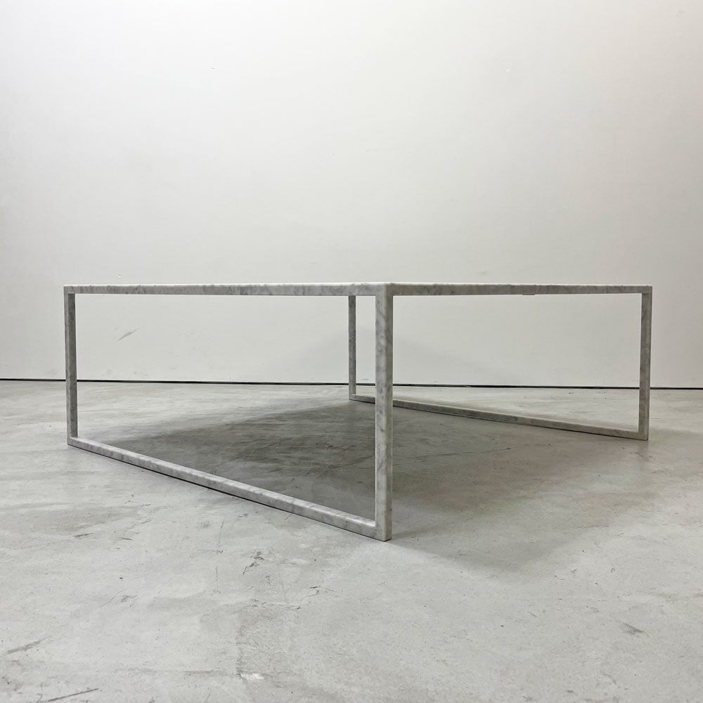 エ インテリアズ è interiors バイ インテリアズ by interiors ビーケーテーブル BK TABLE センターテーブル ローテーブル スクエア 大理石 モダンデザイン 定価￥228,800- ●