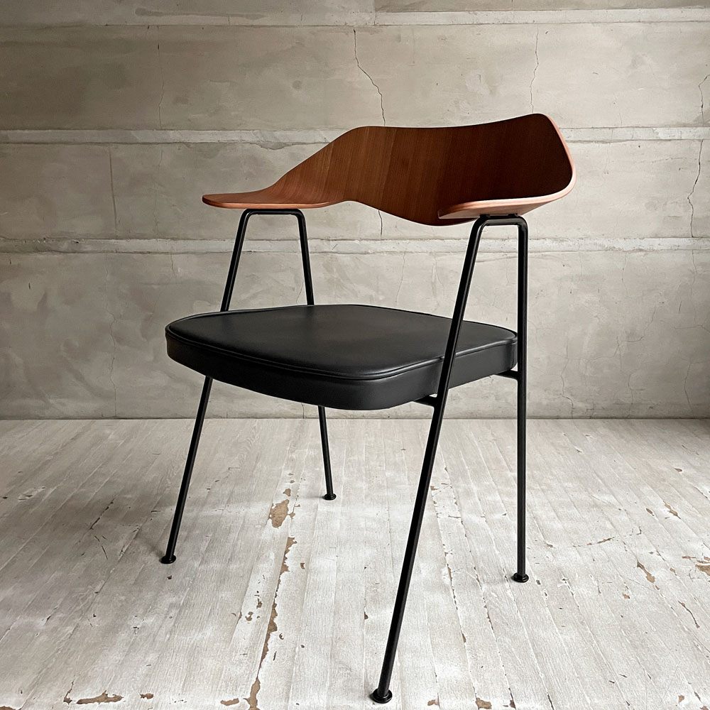 ケースファニチャー Case Furniture 675チェア ダイニングチェア アームチェア ウォールナット材 レザーシート ロビンデイ Robin Day ACTUS取扱 A ♪