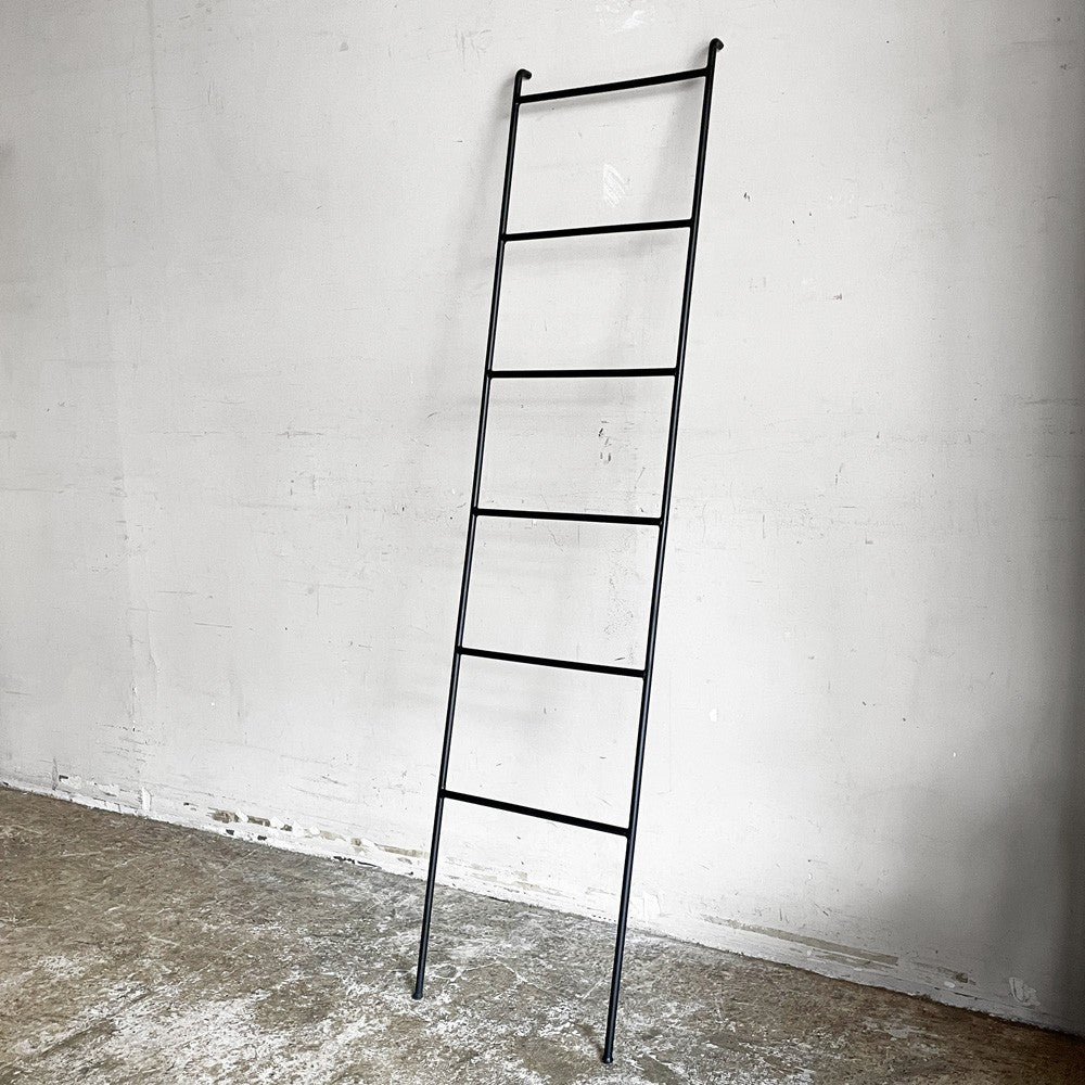 イデー IDEE アイアンラダー IRON LADDER ディスプレイラック アイアン ハンガーラック ブラック 立て掛け 定価：19,900- ■